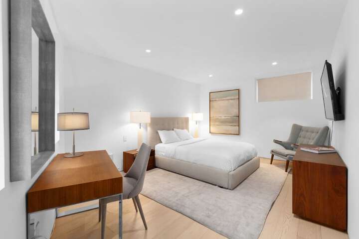 Room 2 of 35