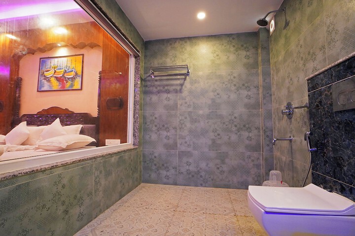 Room 47 of 72