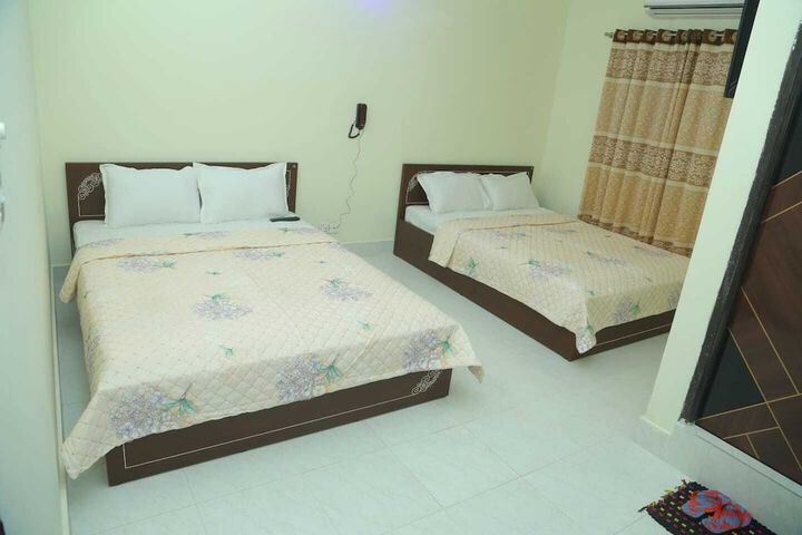 Room 4 of 35