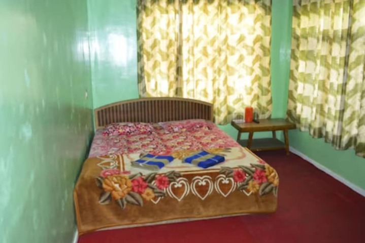 Room 5 of 17