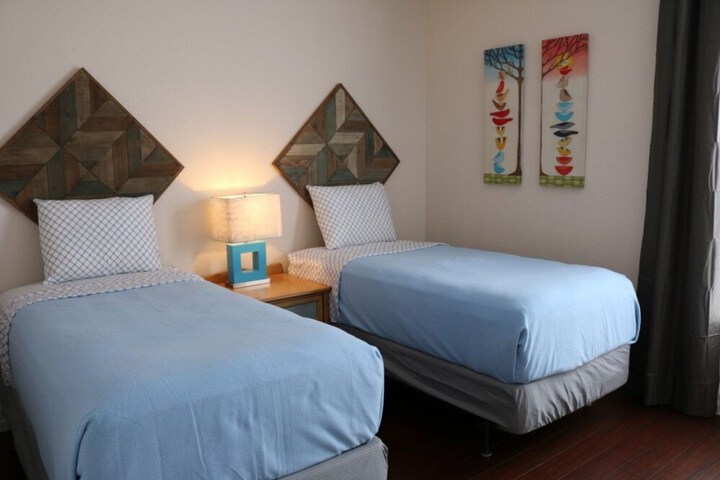Room 5 of 30