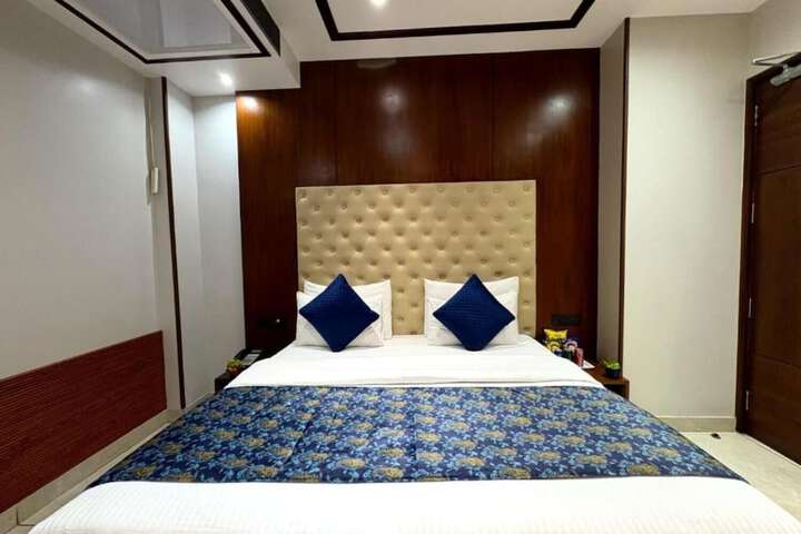 Room 3 of 26