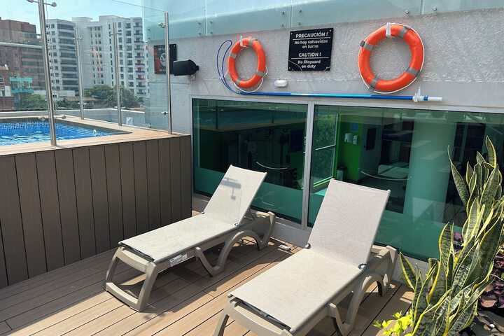 Sundeck 53 of 68