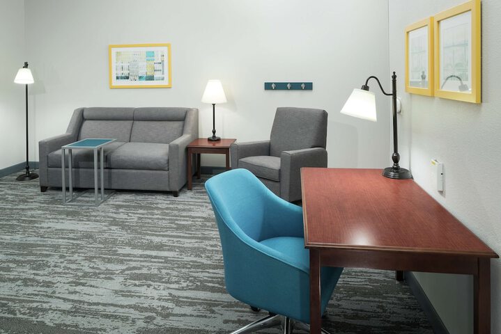 1 King Bed Studio Suite (2 of 10)