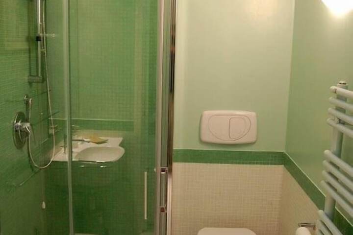 Room 68 of 141