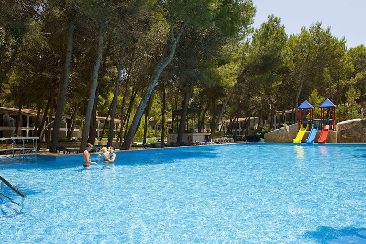 Hotel Pool
