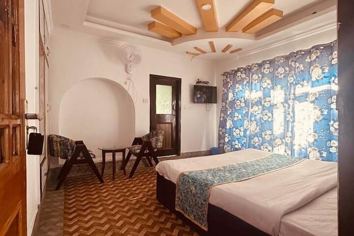 Room 3 of 11