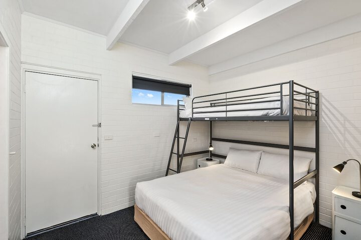 Room 11 of 116