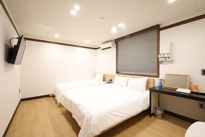 Room 26 of 75