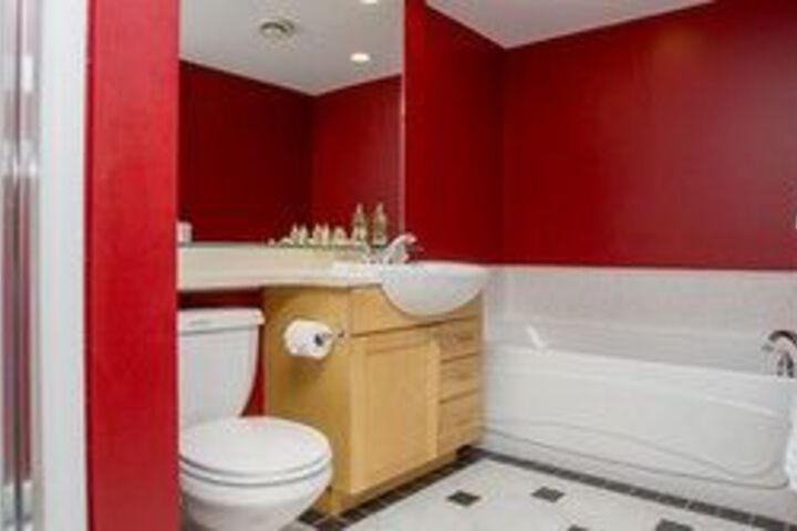 Room 4 of 27
