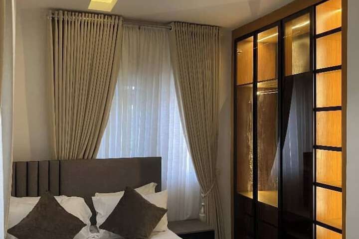 Room 6 of 34