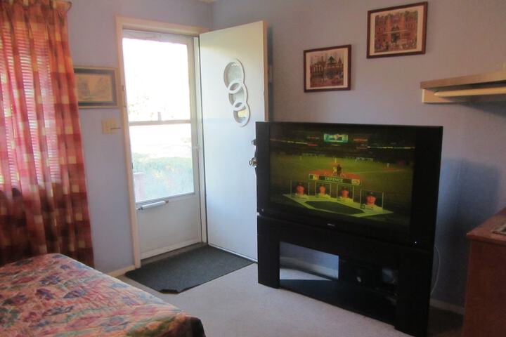 Room 4 of 12