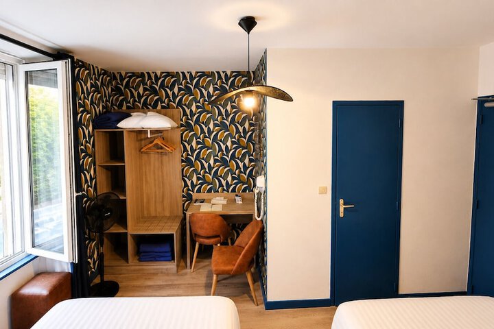 Room 23 of 42