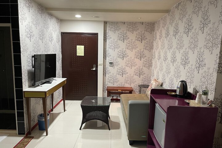 Room 27 of 39