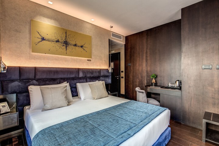 Room 15 of 34