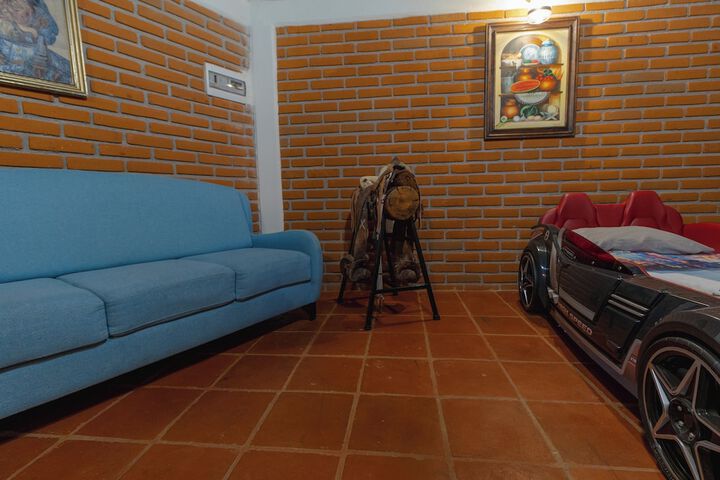 Room 96 of 193