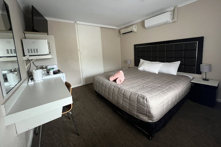 Room 25 of 95