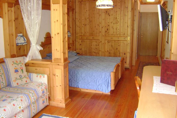 Room 5 of 20