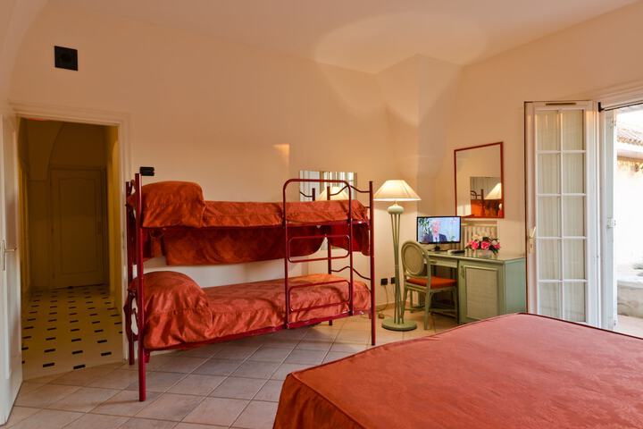 Room 7 of 52