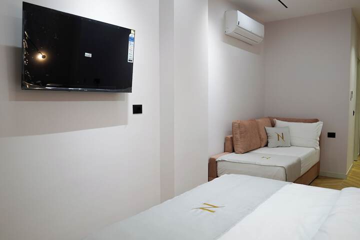 Room 178 of 249