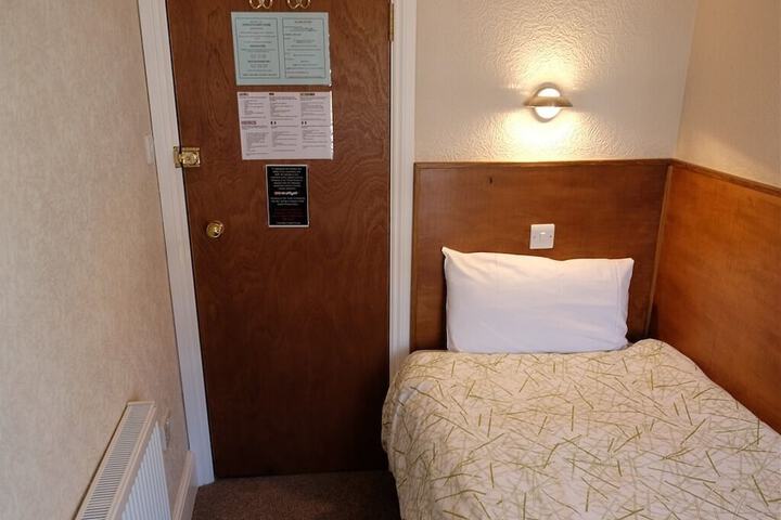 Room 11 of 130