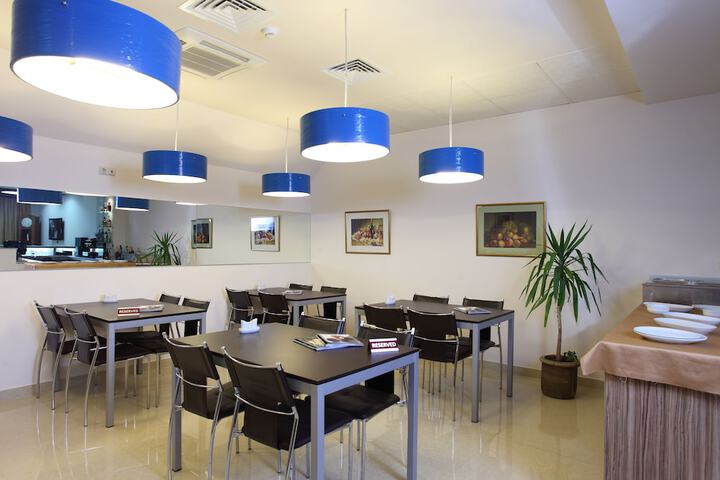 Breakfast area