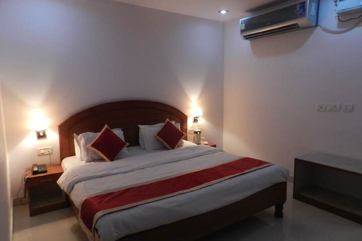 Room 8 of 46