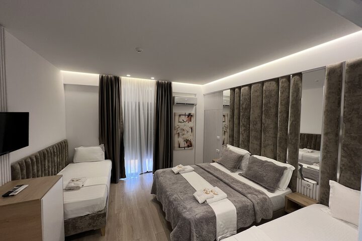 Room 42 of 191