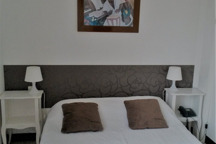 Room 4 of 19