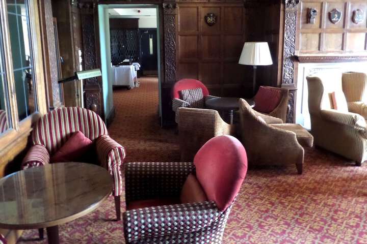 Lounge 59 of 88