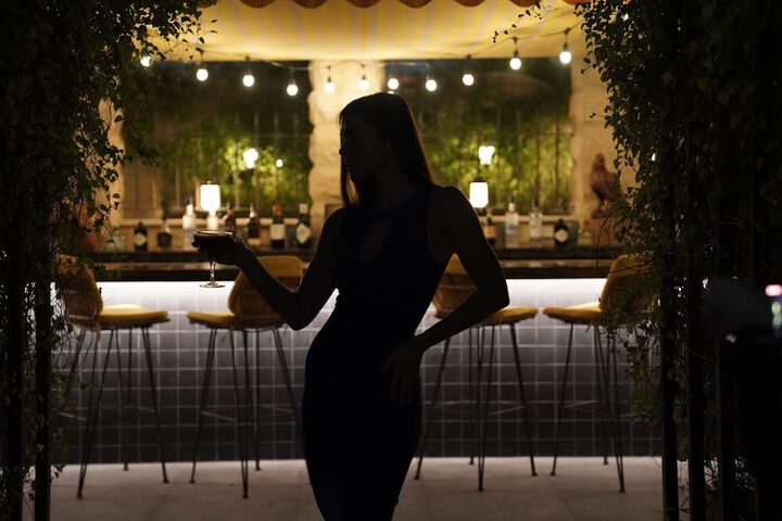 Dining 76 of 147