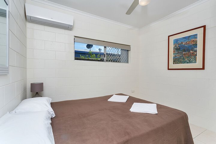 Room 4 of 13