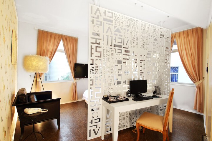 Room 14 of 29