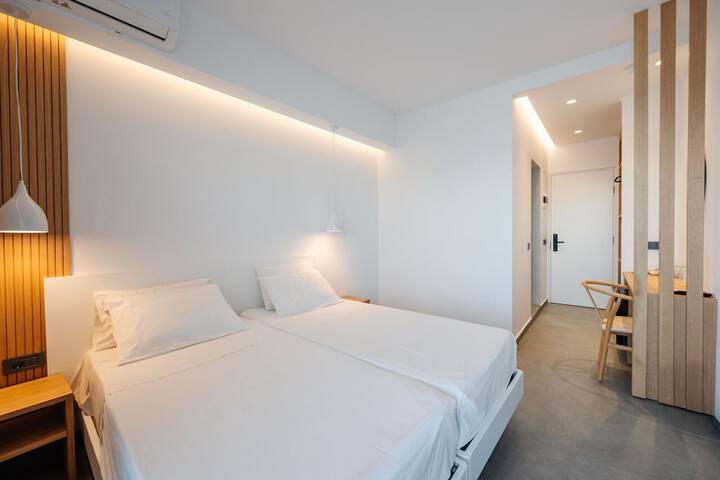 Room 5 of 61