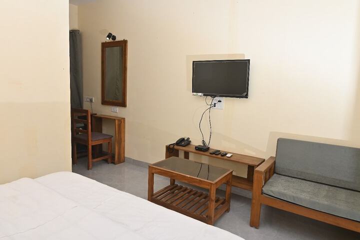 Room 2 of 7