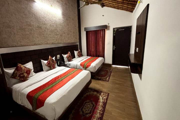 Room 3 of 9