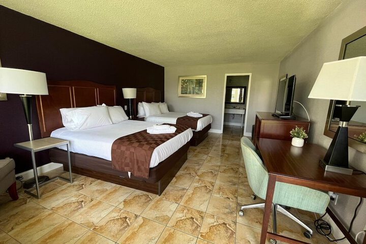 2 Double Beds (2 of 6)