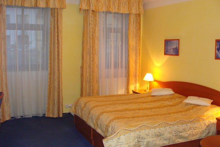 Room 4 of 39