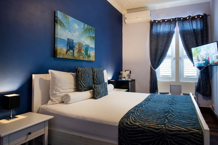 Room 17 of 116