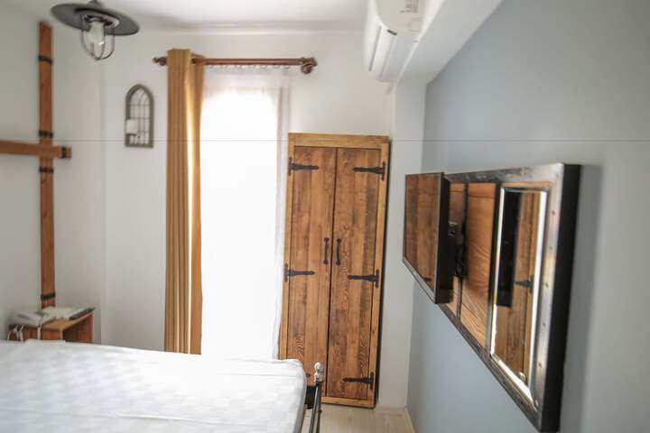 Room 5 of 27