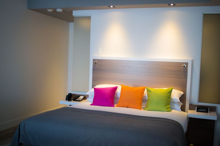 1 King Bed (8 of 20)