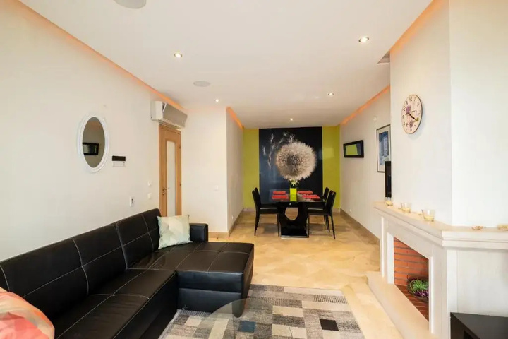 Room 12 of 34