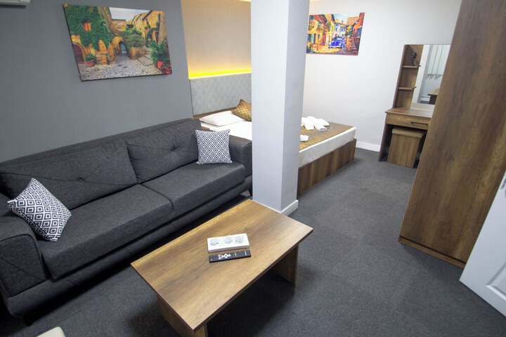 Room 72 of 99