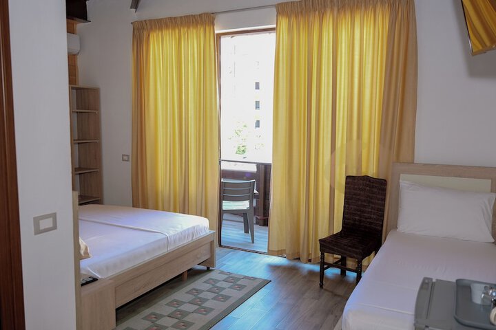 Room 7 of 85