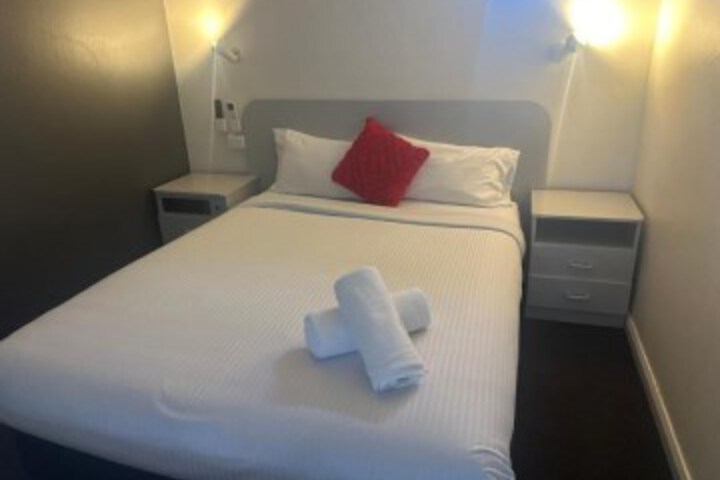Room 14 of 37