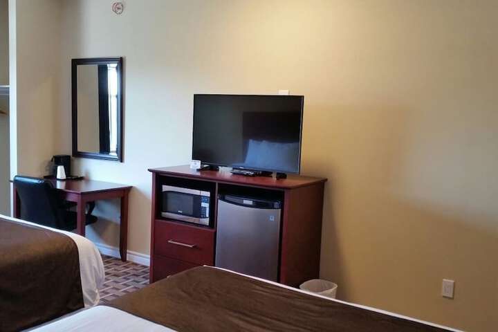 Room 32 of 62