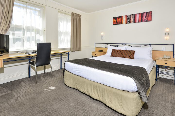 Room 4 of 55