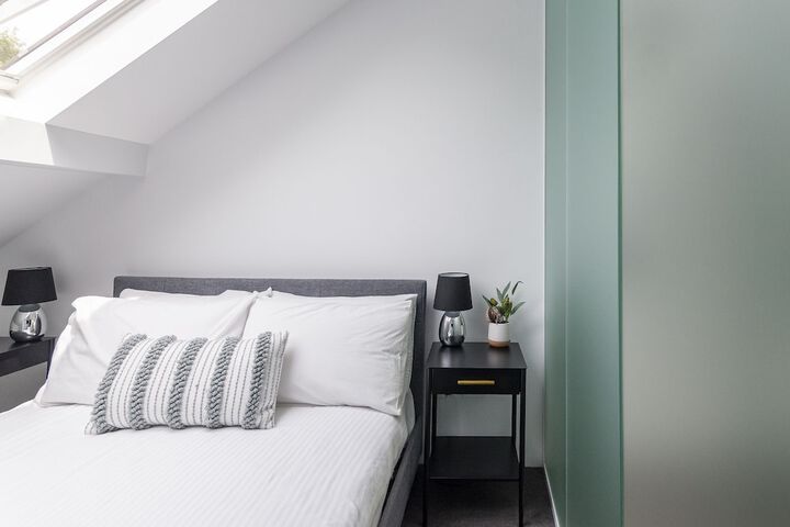 Room 3 of 37