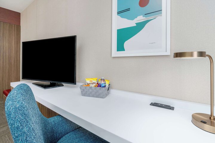 Room 12 of 32
