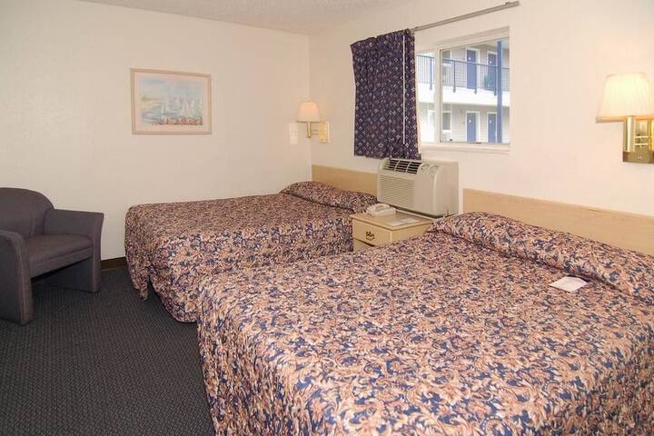 Standard Room, King or Two Doubles (3 of 15)